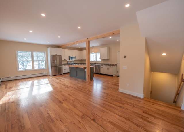 Property at 32 Circle View Dr, Dover, VT 05356, 4 beds, 3.5 baths