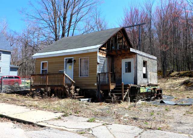 Property at 812 Kent St, Berlin, NH 03570