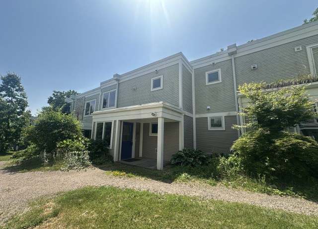 Property at 22 E Village Dr, Burlington, VT 05401, 3 beds, 1.5 baths