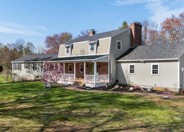 Property at 534 Hooksett Rd, Auburn, NH 03032, 5 beds, 3.5 baths