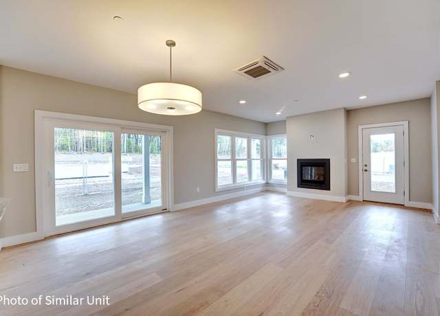 Property at 50 Fowler Dr, Rye, NH 03870, 3 beds, 2.5 baths