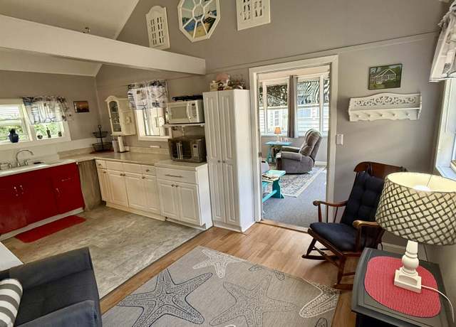 Property at 58 Acorn Rd, Hampton, NH 03842-1476, 1 bed, 1 bath