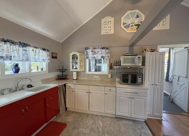 Property at 58 Acorn Rd, Hampton, NH 03842-1476, 1 bed, 1 bath