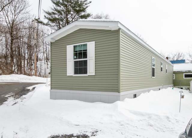 Property at 137 Oak St, St. Johnsbury, VT 05819, 2 beds, 1 bath