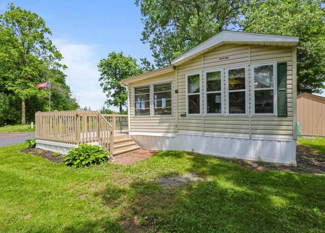 Property at 1 Pike Cir, South Hero, VT 05486, 1 bed, 1 bath