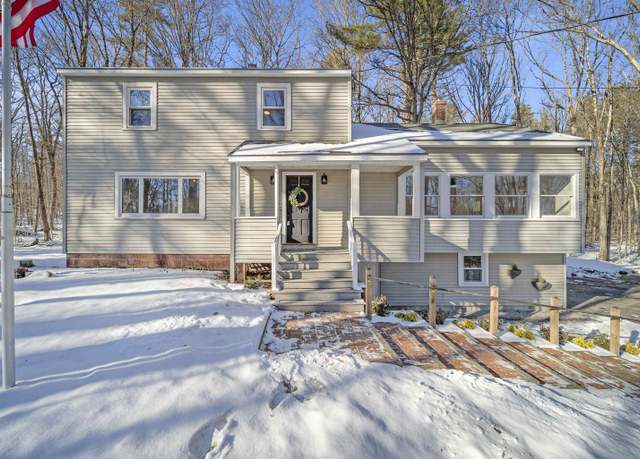 Property at 976 Pine St, Hopkinton, NH 03229, 4 beds, 2.5 baths