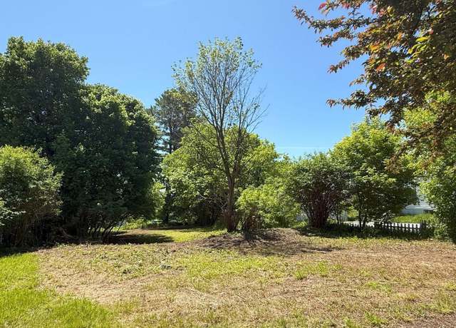 Property at 8 Jackson Ave, Rutland City, VT 05701