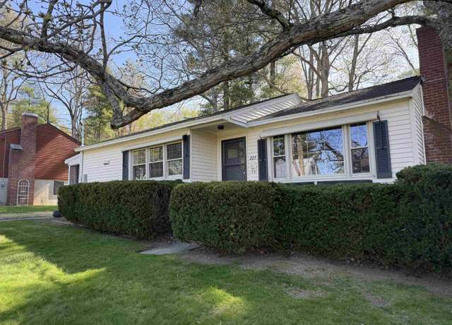 Property at 225 Gingras Ave, Manchester, NH 03104, 3 beds, 1.5 baths