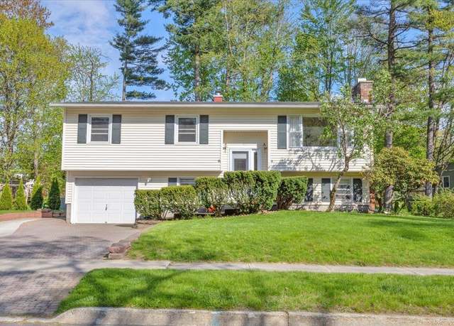 Property at 95 Renkin Dr, Colchester, VT 05446, 3 beds, 2 baths
