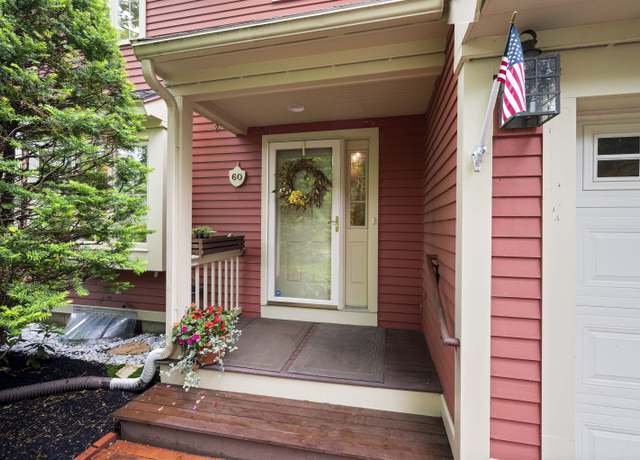 Property at 60 Peninsula Dr, Stratham, NH 03885, 2 beds, 2.5 baths