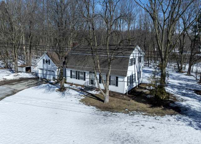 Property at 15A Linda Ave, Swanton, VT 05488, 3 beds, 2.5 baths