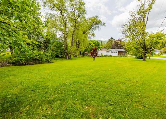 Property at 69 Hillvale Dr, Manchester, VT 05255, 4 beds, 2 baths