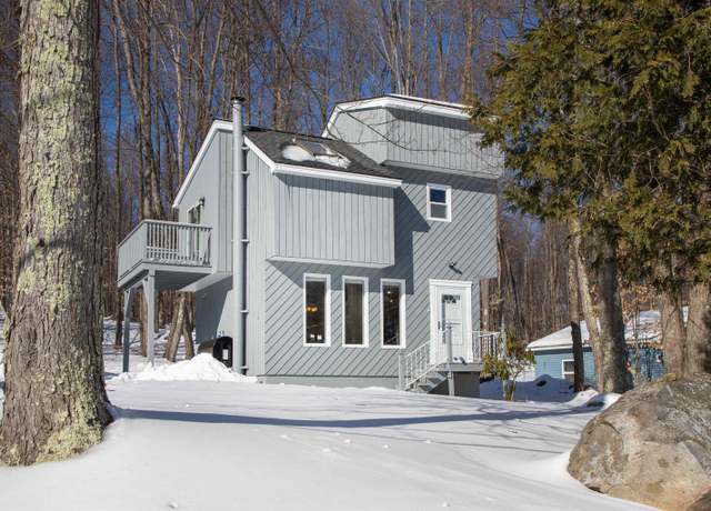 Property at 12 Stone Ridge Dr, Rutland City, VT 05701, 2 beds, 1 bath
