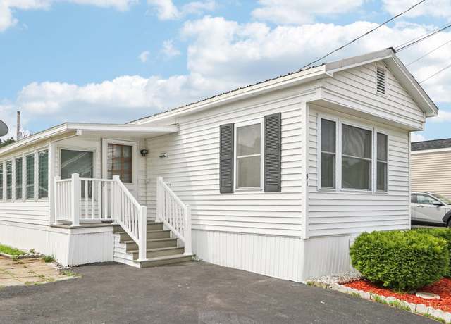 Property at 51 Bell Dr, Salem, NH 03079, 2 beds, 1 bath