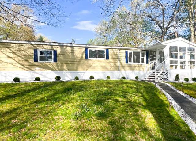 Property at 76 Hemlock Hvn, Hampton, NH 03842, 2 beds, 2 baths