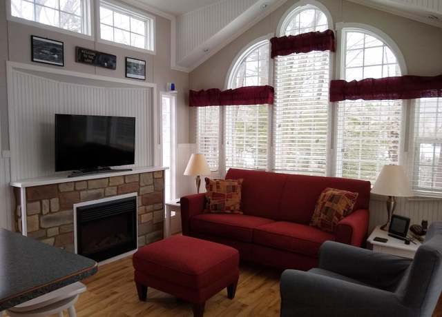Property at 6 Boulders Rd, Holderness, NH 03245, 1 bed, 1 bath