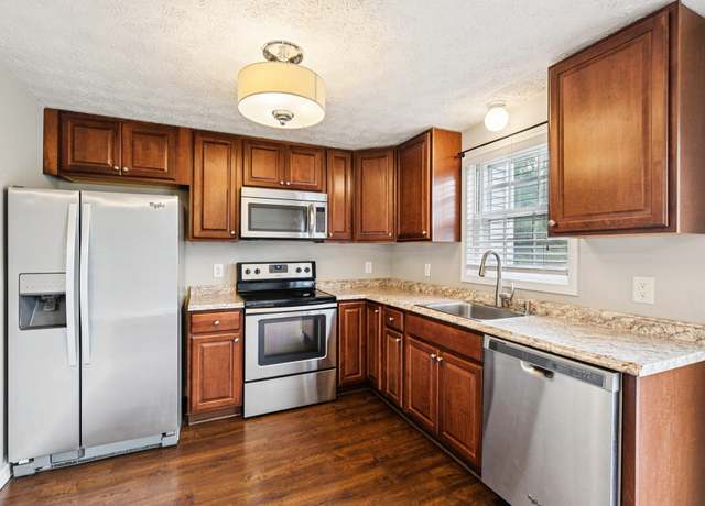 Property at 272 Winding Pond Rd #272, Londonderry, NH 03053, 2 beds, 1.5 baths