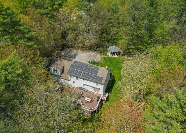 Property at 2 Alex Ct, Somersworth, NH 03878, 4 beds, 1.5 baths