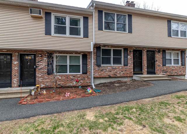 Property at 4 Picadilly Ct, Manchester, NH 03104, 2 beds, 1.5 baths