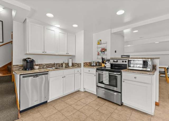 Property at 112 Main St #7, Stowe, VT 05672, 2 beds, 1.5 baths