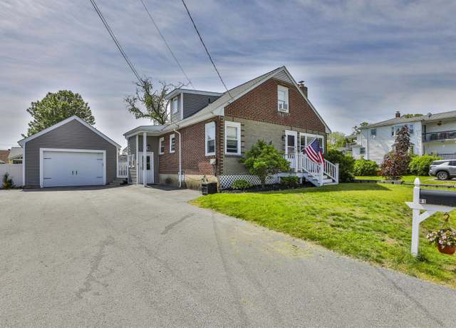 Property at 41 Larch St, Goffstown, NH 03045, 4 beds, 2 baths