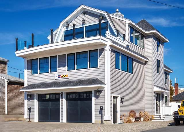Property at 11 Epping Ave, Hampton, NH 03842, 3 baths