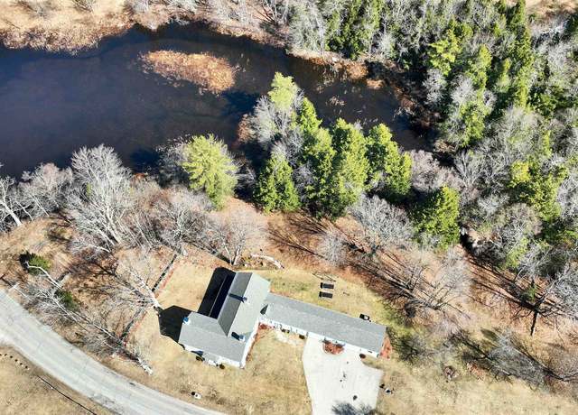 Property at 137 Prescott Rd, Jaffrey, NH 03452, 5 beds, 2.5 baths