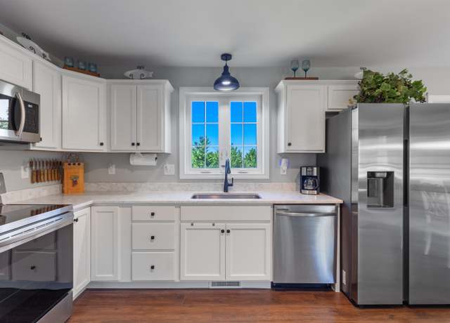 Property at 107 Richards Way, Farmington, NH 03835, 3 beds, 2.5 baths