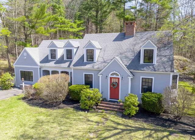 Property at 70 Summit Ave, Portsmouth, NH 03801, 3 beds, 2.5 baths