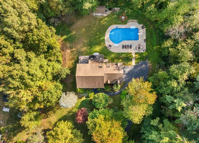 Property at 4 Chatburn Rd, Windham, NH 03087, 4 beds, 2.5 baths