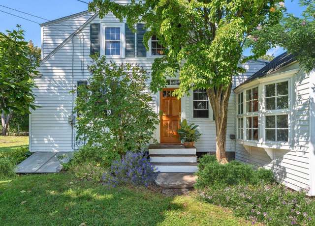 Property at 258 River Rd, Eliot, ME 03903, 5 beds, 3 baths