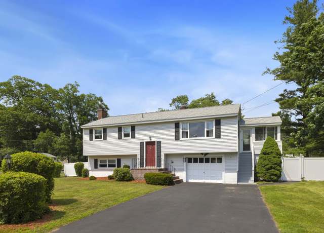 Property at 32 Williams St, Salem, NH 03079, 3 beds, 1.5 baths