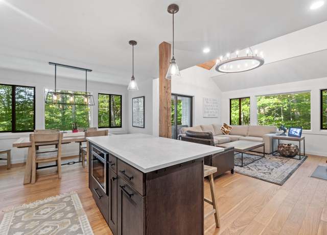 Property at 119 Clearbrook Rd #1, Lincoln, NH 03251, 5 beds, 3 baths