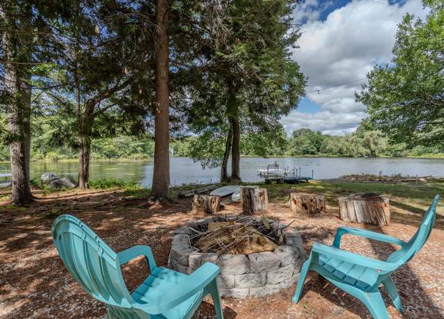 Property at 18 Lakeview Dr, Northwood, NH 03261, 3 beds, 2.5 baths