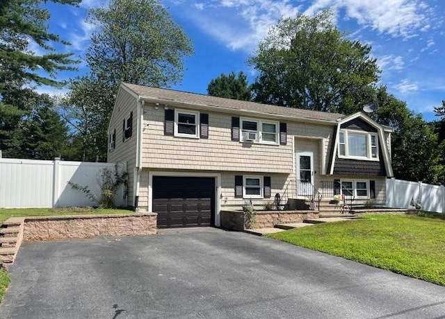 Property at 17 Dyer Ave, Salem, NH 03079, 4 beds, 1.5 baths
