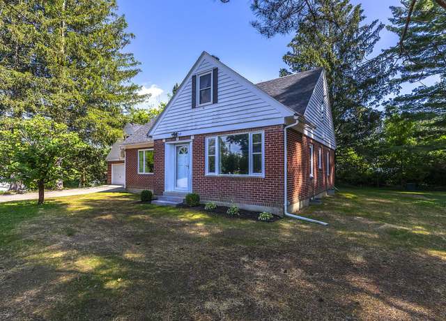 Property at 60 Knoll Crest Ln, Bennington, VT 05201, 4 beds, 2 baths