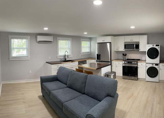 Property at 997 Us Route 4 E, Rutland Town, VT 05701, 9 beds, 5 baths