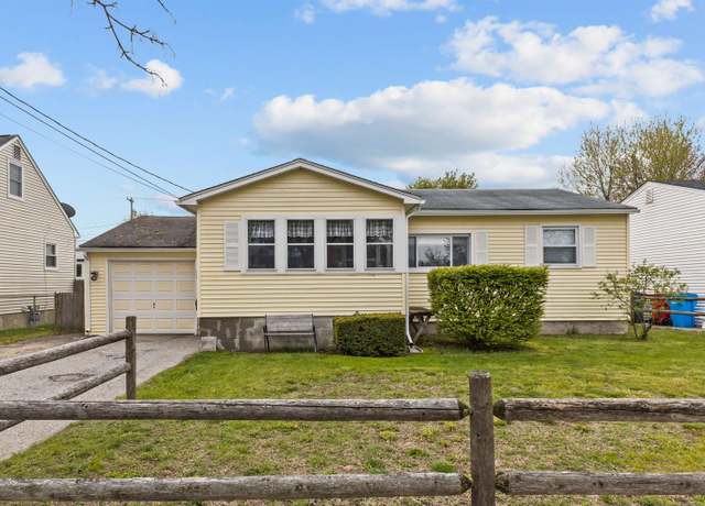 Property at 91 Barley Rd, Burlington, VT 05408, 3 beds, 2 baths