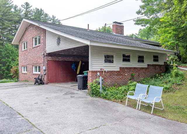 Property at 28 New Searles Rd, Nashua, NH 03062, 6 beds, 3 baths