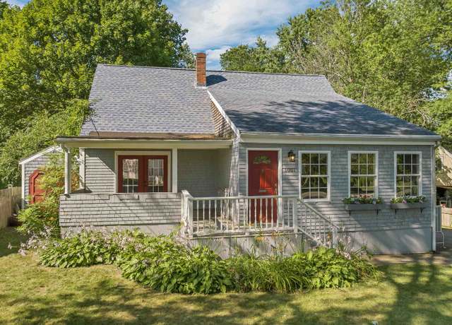 Property at 1007 Maplewood Ave, Portsmouth, NH 03801, 3 beds, 1.5 baths