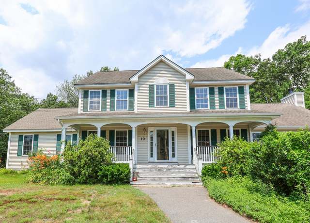 Property at 19 Bear Run Dr, Litchfield, NH 03052, 4 beds, 3 baths
