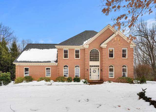 Property at 36 Olde English Rd, Bedford, NH 03110, 4 beds, 3.5 baths