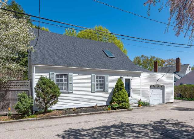 Property at 15 Mount Vernon St, Portsmouth, NH 03801, 2 beds, 1.5 baths