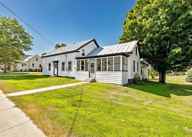 Property at 4973 Hanna Rd, Franklin, VT 05457, 4 beds, 1 bath