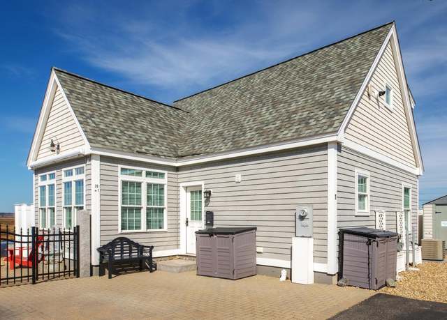 Property at 20 Keefe Ave #1, Hampton, NH 03842, 3 beds, 2 baths