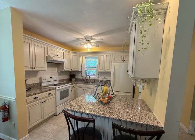 Property at 107 Saybrook Rd, Essex Junction, VT 05452, 2 beds, 1.5 baths