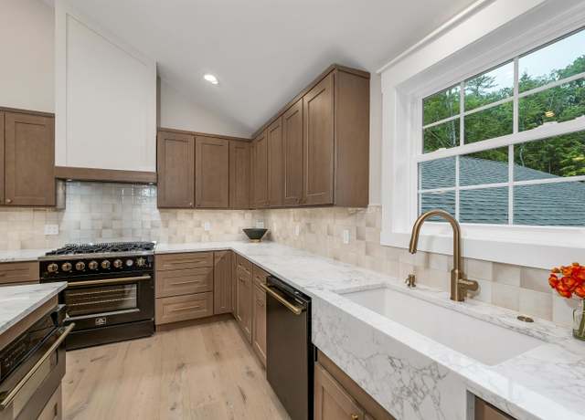 Property at 120 Cherry Valley Rd, Gilford, NH 03249, 3 beds, 2.5 baths