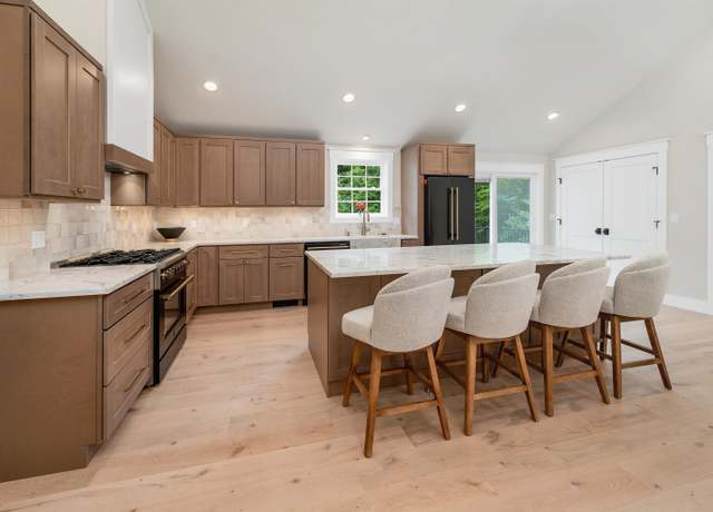 Property at 120 Cherry Valley Rd, Gilford, NH 03249, 3 beds, 2.5 baths
