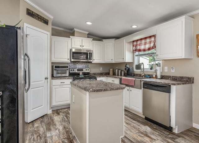 Property at 6 Wanda Ln, Exeter, NH 03833, 3 beds, 2 baths