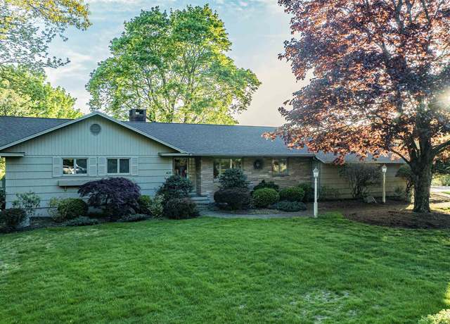 Property at 433 Central Rd, Rye, NH 03870, 5 beds, 3 baths